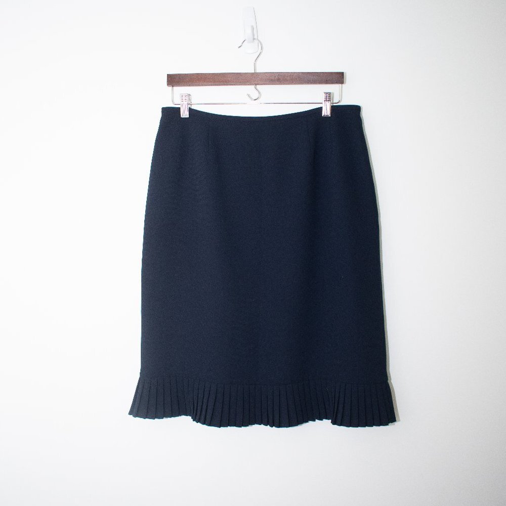 Vintage Petite Evan Picone Knee Length Pleated ruffle Skirt size 12P Dark Navy